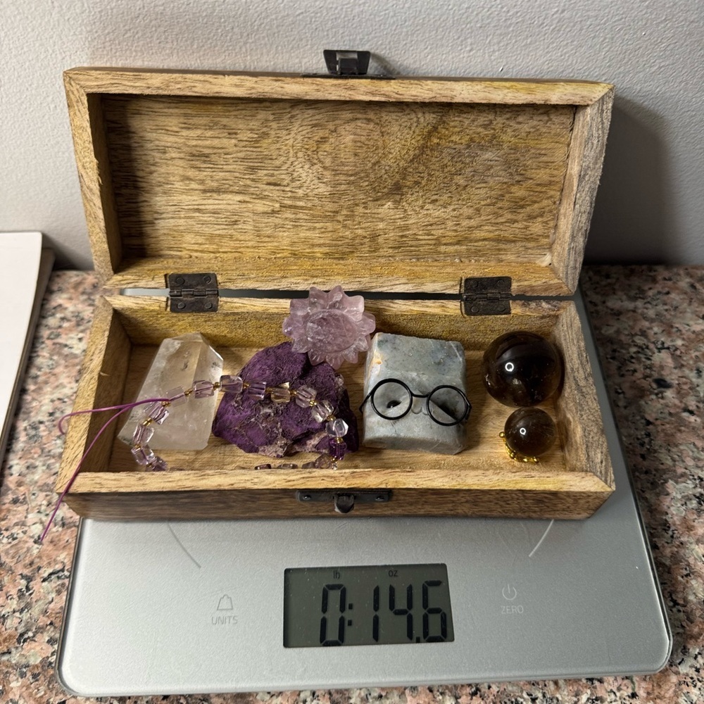 Wooden Box with Assorted Crystals - Picture 5 of 6